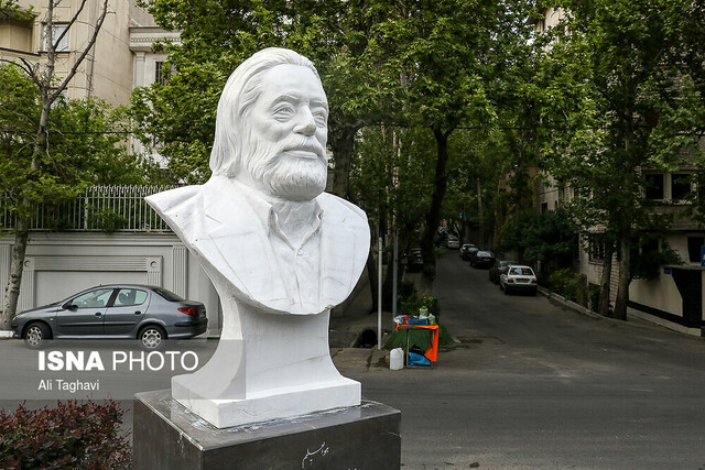 سردیس مرحوم «مشایخی» شبیه او نیست | عکس